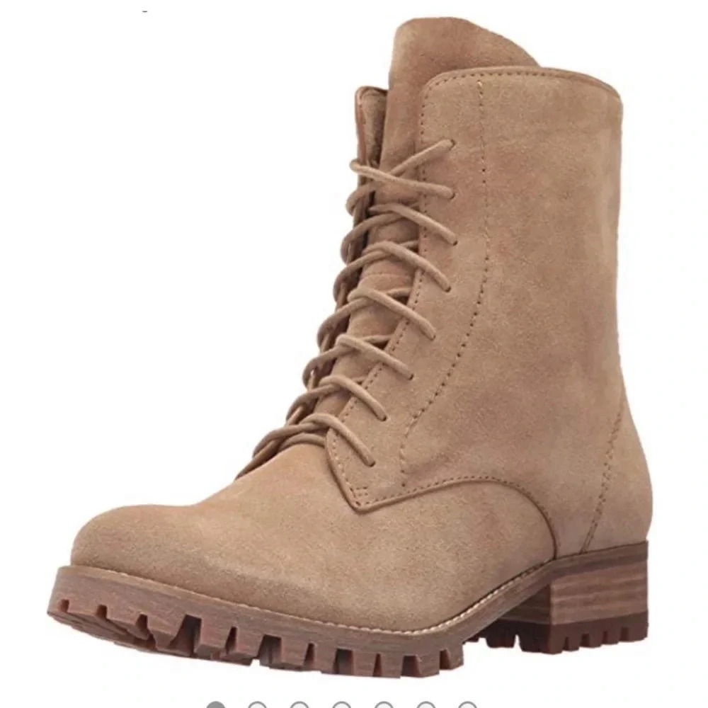 Splendid women’s “Romy" Suede lace up tan ankle Boots size 7.5 NWOT